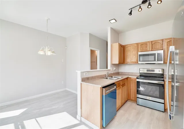 Photo 4 of Single family home for sale at 12 Robinson Circle Dr, Saint Louis, MO 63136 | MLS# 24038272 | Listing updated on 2024-10-03