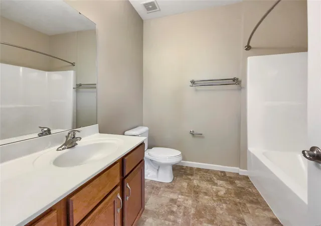 Listing Photo 5 - Condo for sale in building located at 6431 Brookfield Ct Dr, Mehlville, MO 63129 - Unit #208