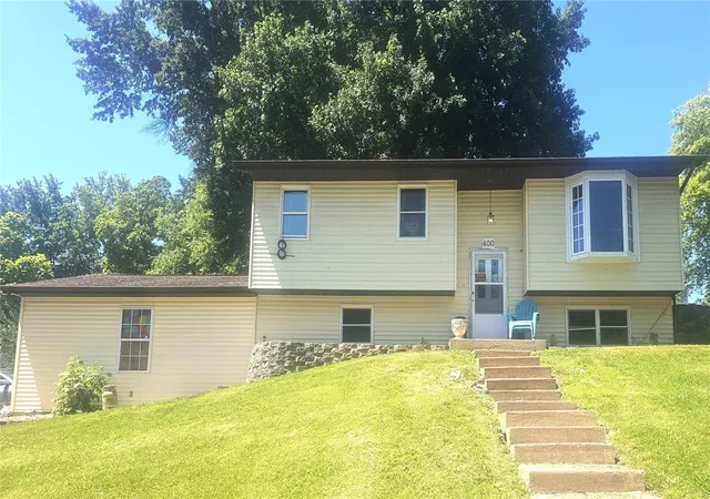 Photo 1 of Sale Pending at 400 Vine St, New Haven, MO 63068 | MLS# 24038659 | Listing updated on 2024-11-21