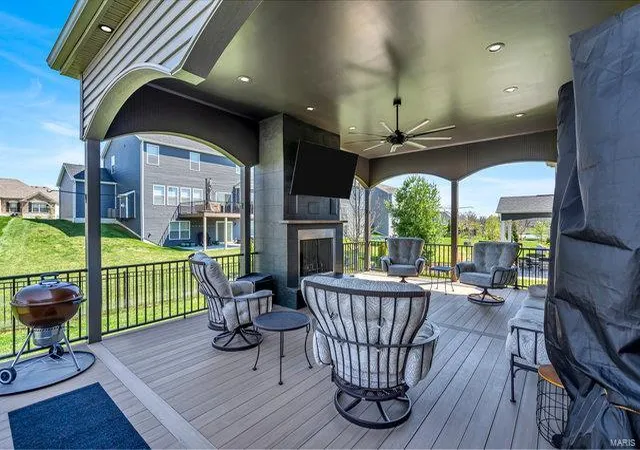 Photo 3 of Single family home for sale at 712 Bretton Trails Dr, Lake Saint Louis, MO 63367 | MLS# 24038800 | Listing updated on 2024-09-16