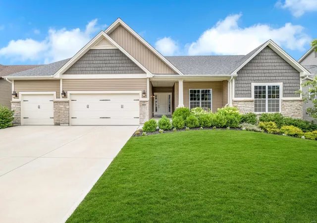 Photo 1 of Single family home for sale at 414 Filipp Ln, Lake Saint Louis, MO 63367 | MLS# 24039010 | Listing updated on 2024-07-31