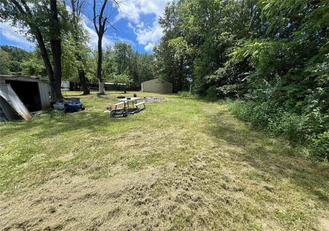 4th image of 9583 Meadow Dr, Hillsboro, MO 63050 | MLS# 24039448