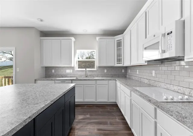 2nd image of 282 Osprey Ct, Lake St. Louis, MO 63367 | MLS# 24039468