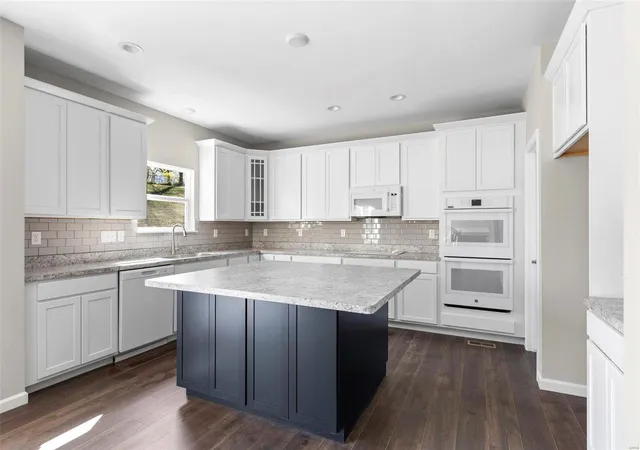 3rd image of 282 Osprey Ct, Lake St. Louis, MO 63367 | MLS# 24039468