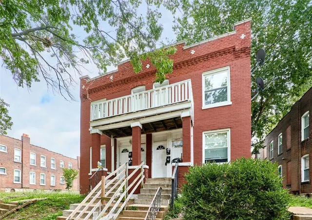 Photo 1 of Sale Pending at 3530 Oregon Ave, Saint Louis, MO 63118 | MLS# 24039606 | Listing updated on 2024-10-20