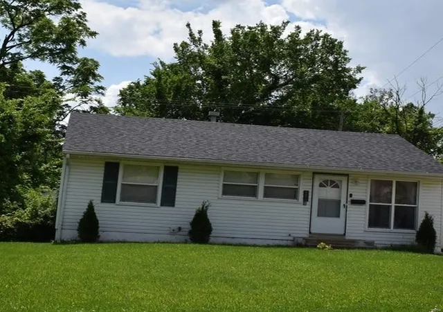 Photo 1 of Sale Pending at 406 Cameron Rd, Saint Louis, MO 63137 | MLS# 24039693 | Listing updated on 2024-11-25