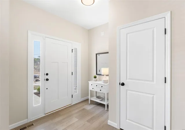 Photo 3 of Single family home for sale at 2 Ashford, Maryland Heights, MO 63146 | MLS# 24039888 | Listing updated on 2025-03-17