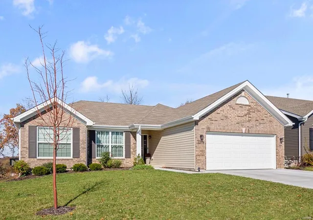 Photo 1 of Single family home for sale at 2 Hickory, Maryland Heights, MO 63146 | MLS# 24039895 | Listing updated on 2025-03-17
