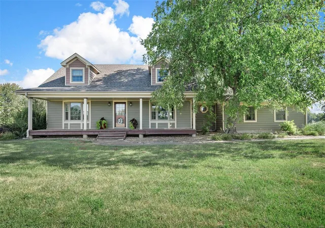 2nd image of 28417 Meadowbrook #2, Warrenton, MO 63383 | MLS# 24040260