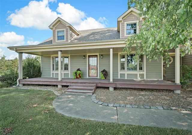 3rd image of 28417 Meadowbrook #2, Warrenton, MO 63383 | MLS# 24040260