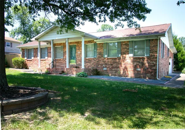 Photo 1 of Single family home for sale at 802 S One Mile Rd, Dexter, MO 63841 | MLS# 24040328 | Listing updated on 2024-12-17