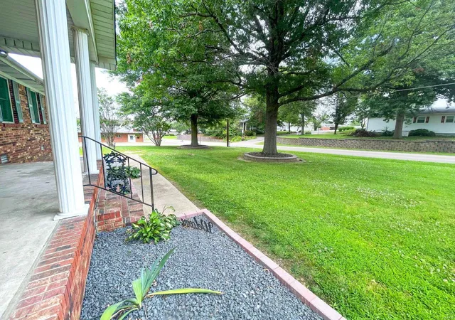 Photo 23 of Single family home for sale at 802 S One Mile Rd, Dexter, MO 63841 | MLS# 24040328 | Listing updated on 2024-12-17