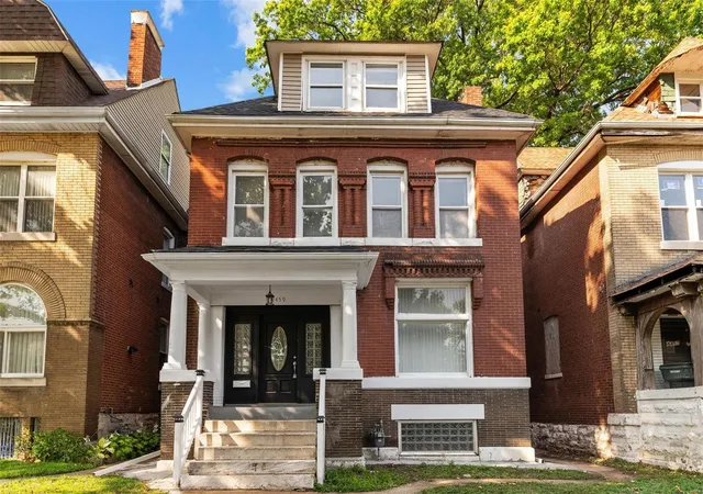 Photo 2 of Sale Pending at 4459 Enright Ave, Saint Louis, MO 63108 | MLS# 24040675 | Listing updated on 2024-11-03