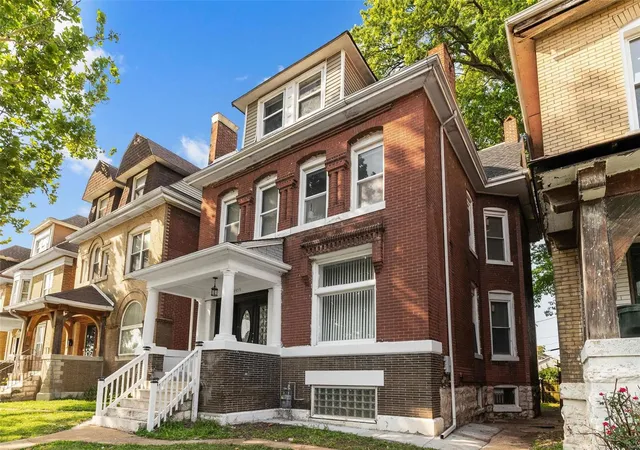 Photo 3 of Sale Pending at 4459 Enright Ave, Saint Louis, MO 63108 | MLS# 24040675 | Listing updated on 2024-11-03