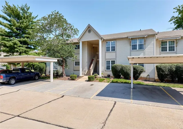 Photo 1 of Sale Pending at 768 Sugar Glen Dr #6, Saint Peters, MO 63376 | MLS# 24041421 | Listing updated on 2024-08-07