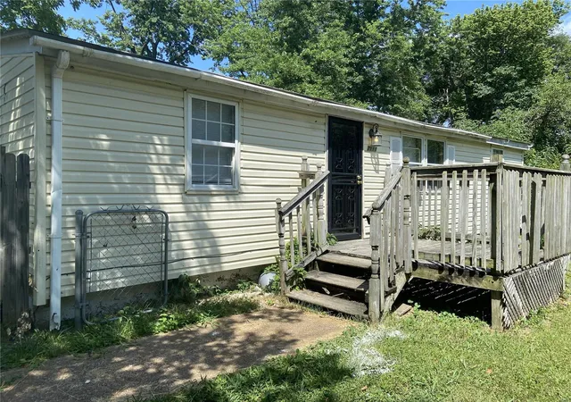 Photo 2 of Single family home for sale at 7111 Delmonte St, East Saint Louis, IL 62203 | MLS# 24041596 | Listing updated on 2024-11-19