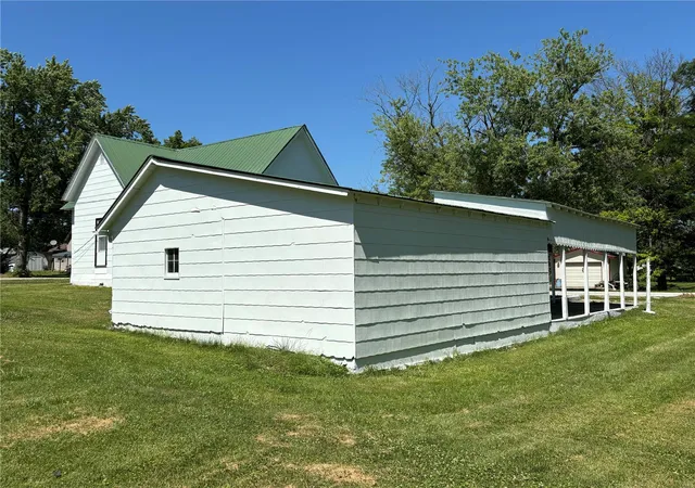 Photo 24 of Sale Pending at 113 E Cleveland St, Monroe City, MO 63456 | MLS# 24041860 | Listing updated on 2024-10-03