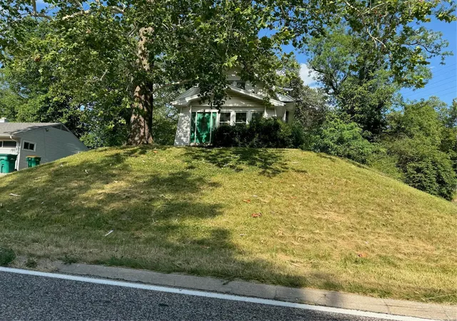 Homes for sale in Saint Louis, MO | 1016 S Berry Rd, Saint Louis, MO 63122 | MLS# 24041978