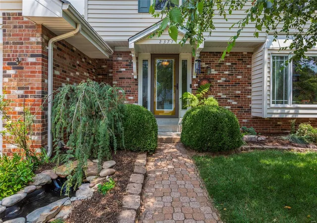 Photo 2 of Sale Pending at 2377 Pierwood Dr, Saint Louis, MO 63129 | MLS# 24042125 | Listing updated on 2024-08-28