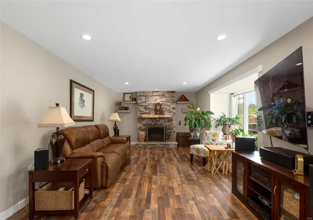 Photo 3 of Sale Pending at 2377 Pierwood Dr, Saint Louis, MO 63129 | MLS# 24042125 | Listing updated on 2024-08-28