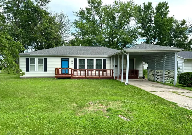 Photo 1 of Single family home for sale at 525 Park St, Monroe City, MO 63456 | MLS# 24042158 | Listing updated on 2024-10-03