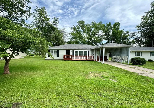 Photo 19 of Single family home for sale at 525 Park St, Monroe City, MO 63456 | MLS# 24042158 | Listing updated on 2024-10-03