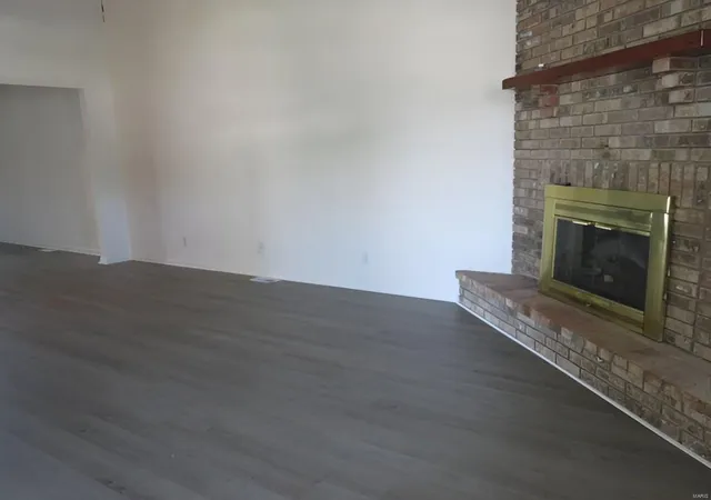 3rd image of 4518 Ammel St #2, Belleville, IL 62226 | MLS# 24042214