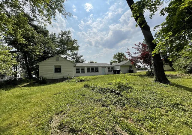 Photo 4 of Single family home for sale at 12209 Benham Rd, Saint Louis, MO 63138 | MLS# 24042313 | Listing updated on 2024-07-21