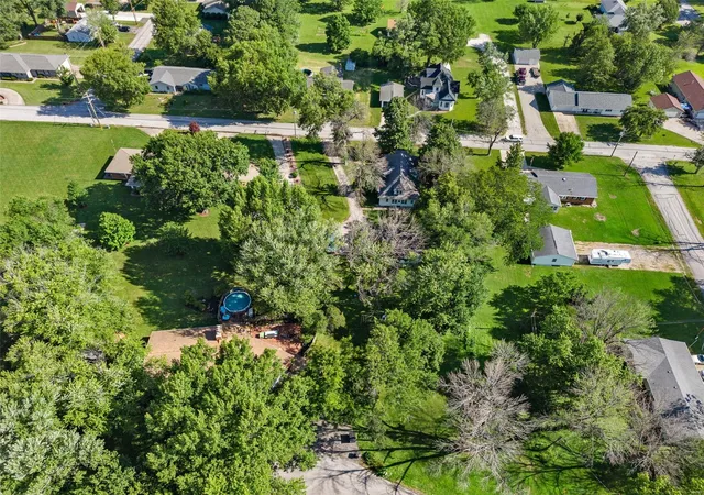Photo 28 of Single family home for sale at 302 E Walsh St, Montgomery City, MO 63361 | MLS# 24042342 | Listing updated on 2024-11-13