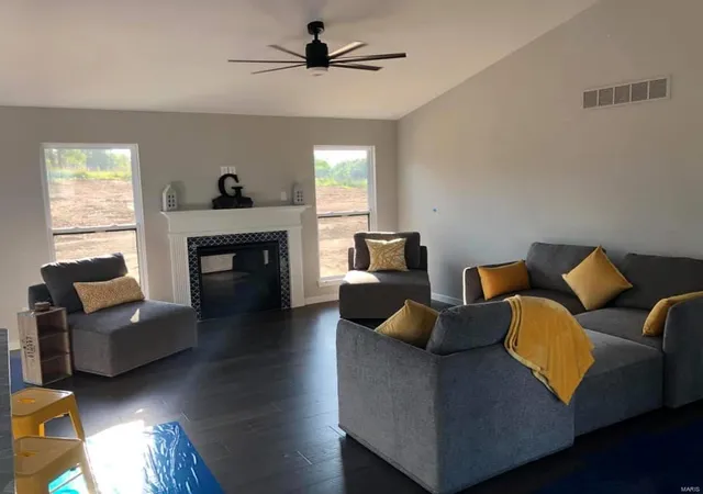 2nd image of 38 Koch Cattle Dr #38 SB, Washington, MO 63090 | MLS# 24042463