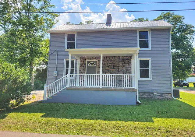 Photo 1 of Single family home for sale at 165 N 7th Street, Sainte Genevieve, MO 63670 | MLS# 24042651 | Listing updated on 2024-12-17
