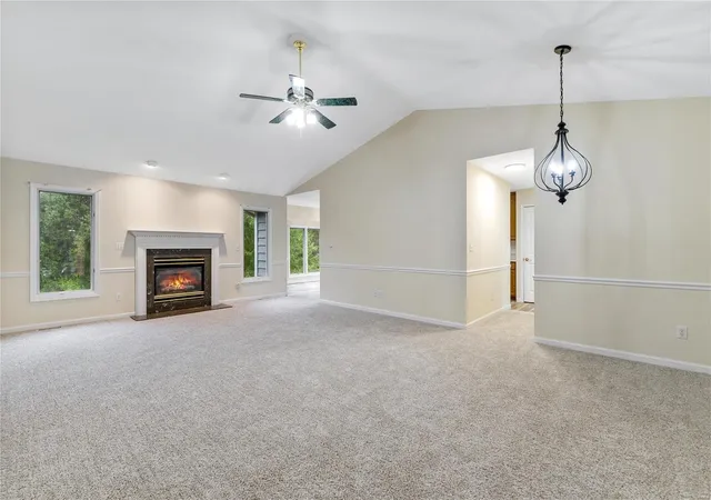 Photo 3 of Sale Pending at 3055 Devilla Trl #8B, Saint Charles, MO 63301 | MLS# 24042876 | Listing updated on 2024-09-19