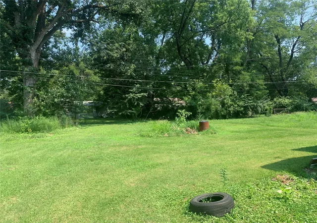 Photo 3 of Single family home for sale at 42 Irma Ln, Fairview Heights, IL 62208 | MLS# 24043079 | Listing updated on 2024-09-04