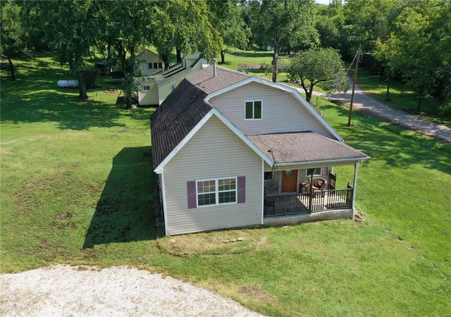 Photo 1 of Single family home for sale at 111 Crooked Creek, Montgomery City, MO 63361 | MLS# 24043107 | Listing updated on 2024-09-11