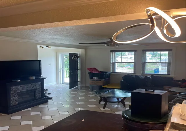 Photo 2 of Single family home for sale at 422 Jett Avenue, Saint Louis, MO 63125 | MLS# 24043364 | Listing updated on 2024-12-11