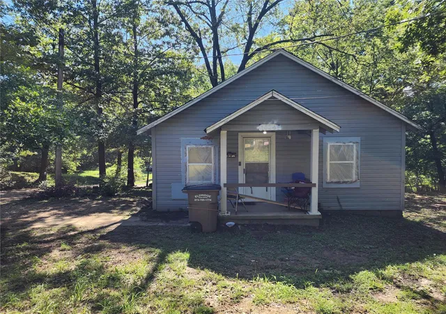2nd image of 1020 Cole Ave, Poplar Bluff, MO 63901