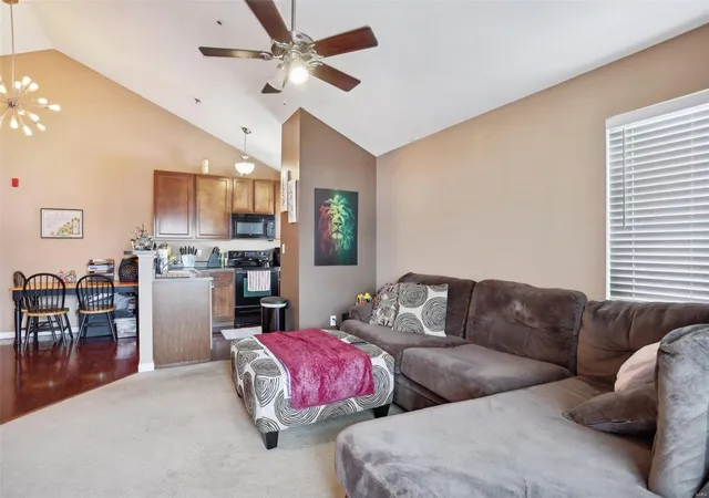 Photo 4 of Condo for sale at 1131 Saravalle Dr, Saint Peters, MO 63376 | MLS# 24043573 | Listing updated on 2024-09-28