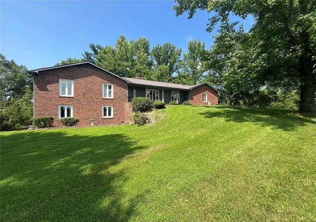 Photo 1 of Single family home for sale at 301 Heritage Valley Dr, New Haven, MO 63068 | MLS# 24043575 | Listing updated on 2024-09-04