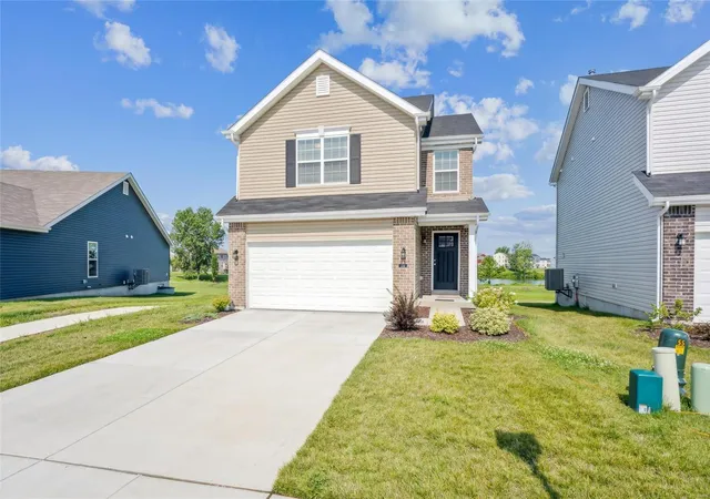 Photo 2 of Single family home for sale at 256 Crestfield Ct, St. Charles, MO 63301 | MLS# 24044015 | Listing updated on 2024-10-22