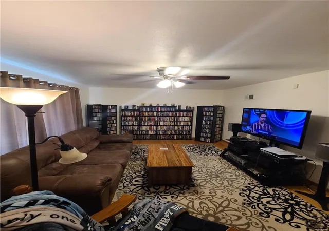 Photo 2 of Single family home for sale at 3712 Wickenhauser Ave, Alton, IL 62002 | MLS# 24044458 | Listing updated on 2024-11-10