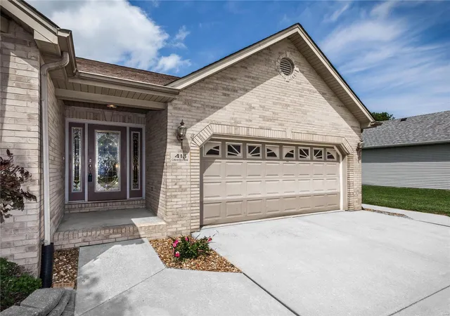 Photo 2 of Single family home for sale at 413 Carroll Dr, Granite City, IL 62040 | MLS# 24044530 | Listing updated on 2024-09-30