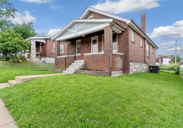 Photo 1 of Sale Pending at 3820 Bingham Ave, Saint Louis, MO 63116 | MLS# 24044697 | Listing updated on 2024-10-05