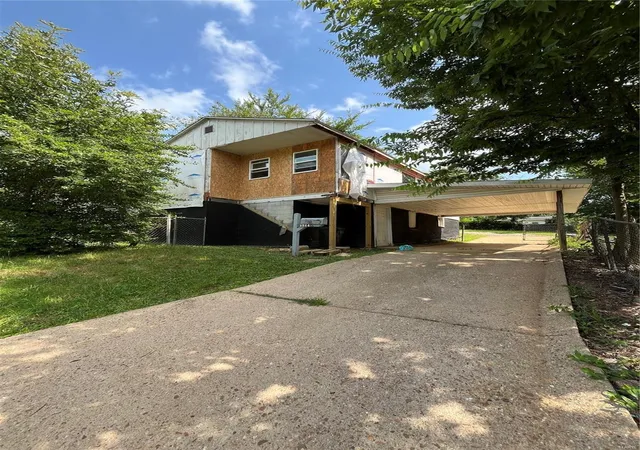 1st image of 1214 W Harper St, Poplar Bluff, MO 63901 | MLS# 24044997