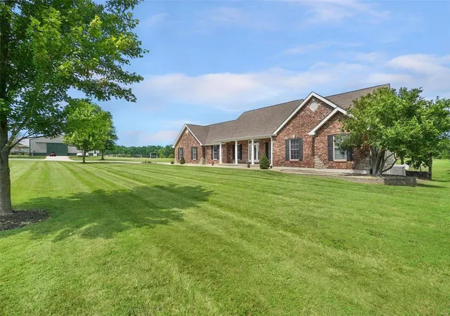 Photo 2 of Land for sale at 746 Hwy Uu, Silex, MO 63377 | MLS# 24045335 | Listing updated on 2024-09-28