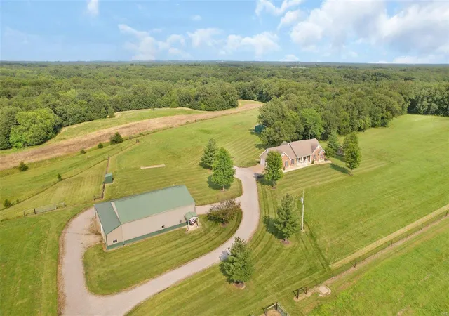 Photo 3 of House for sale at 746 Hwy Uu, Silex, MO 63377 | MLS# 24045335 | Listing updated on 2024-09-28