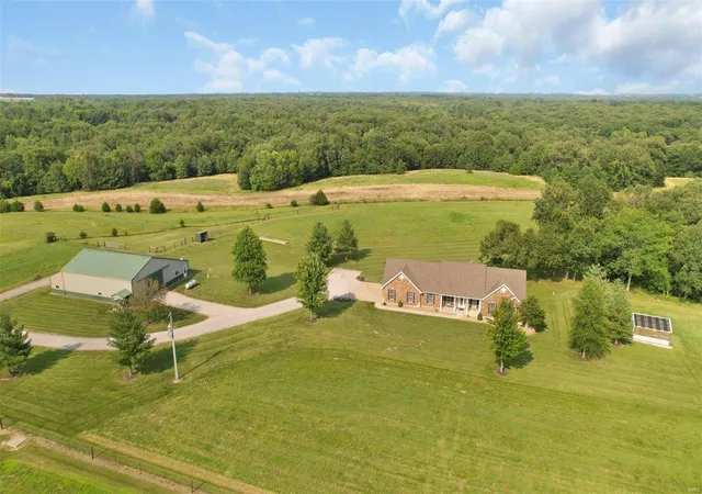 Photo 4 of House for sale at 746 Hwy Uu, Silex, MO 63377 | MLS# 24045335 | Listing updated on 2024-09-28