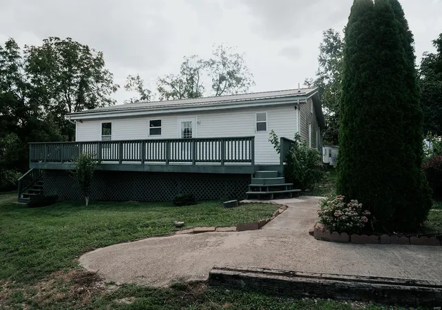 Photo 1 of Sale Pending at 1250 Sycamore Ln, Saint Clair, MO 63077 | MLS# 24045567 | Listing updated on 2024-11-12