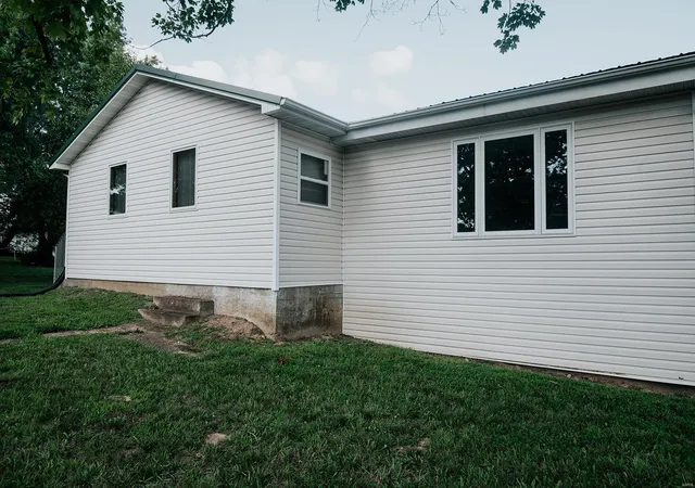 Photo 3 of Sale Pending at 1250 Sycamore Ln, Saint Clair, MO 63077 | MLS# 24045567 | Listing updated on 2024-11-12
