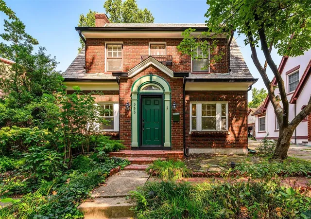 1st image of 555 Stratford Ave, Saint Louis, MO 63130 | MLS# 24045587