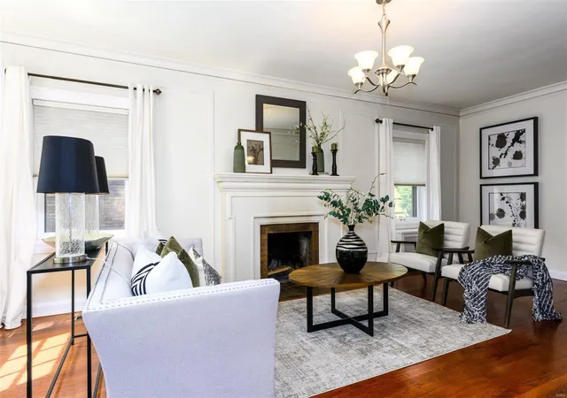 3rd image of 555 Stratford Ave, Saint Louis, MO 63130 | MLS# 24045587